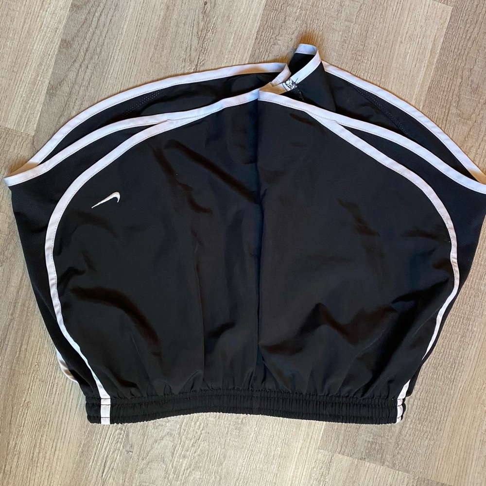 Black and shite Nike dri-fit shorts